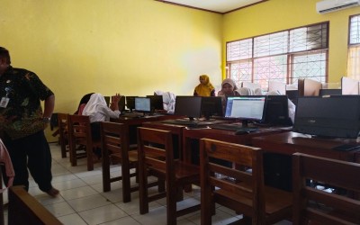 Kegiatan Ekstrakulikuler Jurnalistik SMP Negeri 2 Mirit